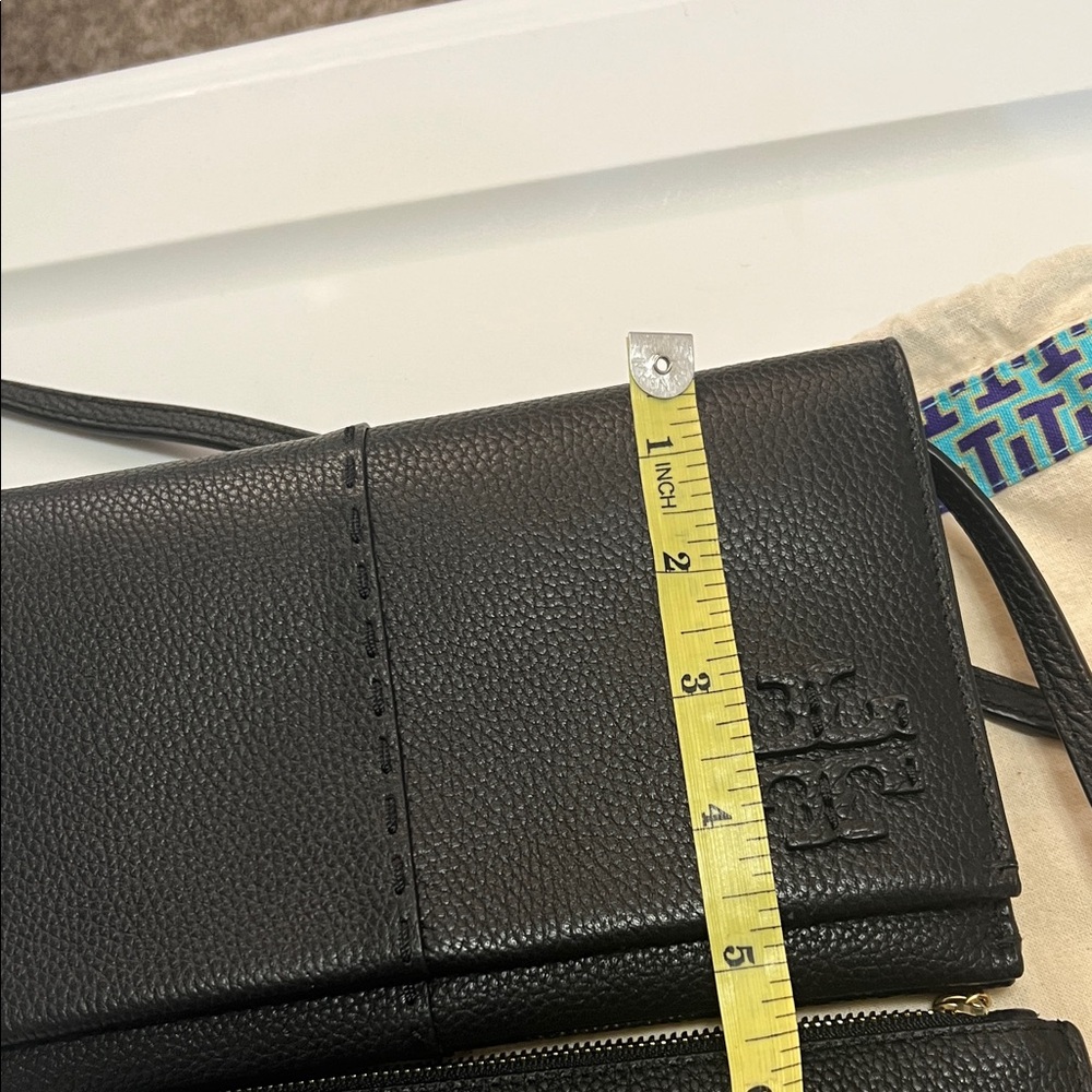 TORY BURCH  McGraw Pebbled Leather Crossbody Bag - Picture 9 of 9